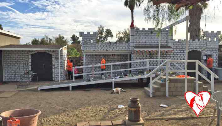 Mobile Modular Volunteers at the Queen of Hearts Equine Therapy Ranch