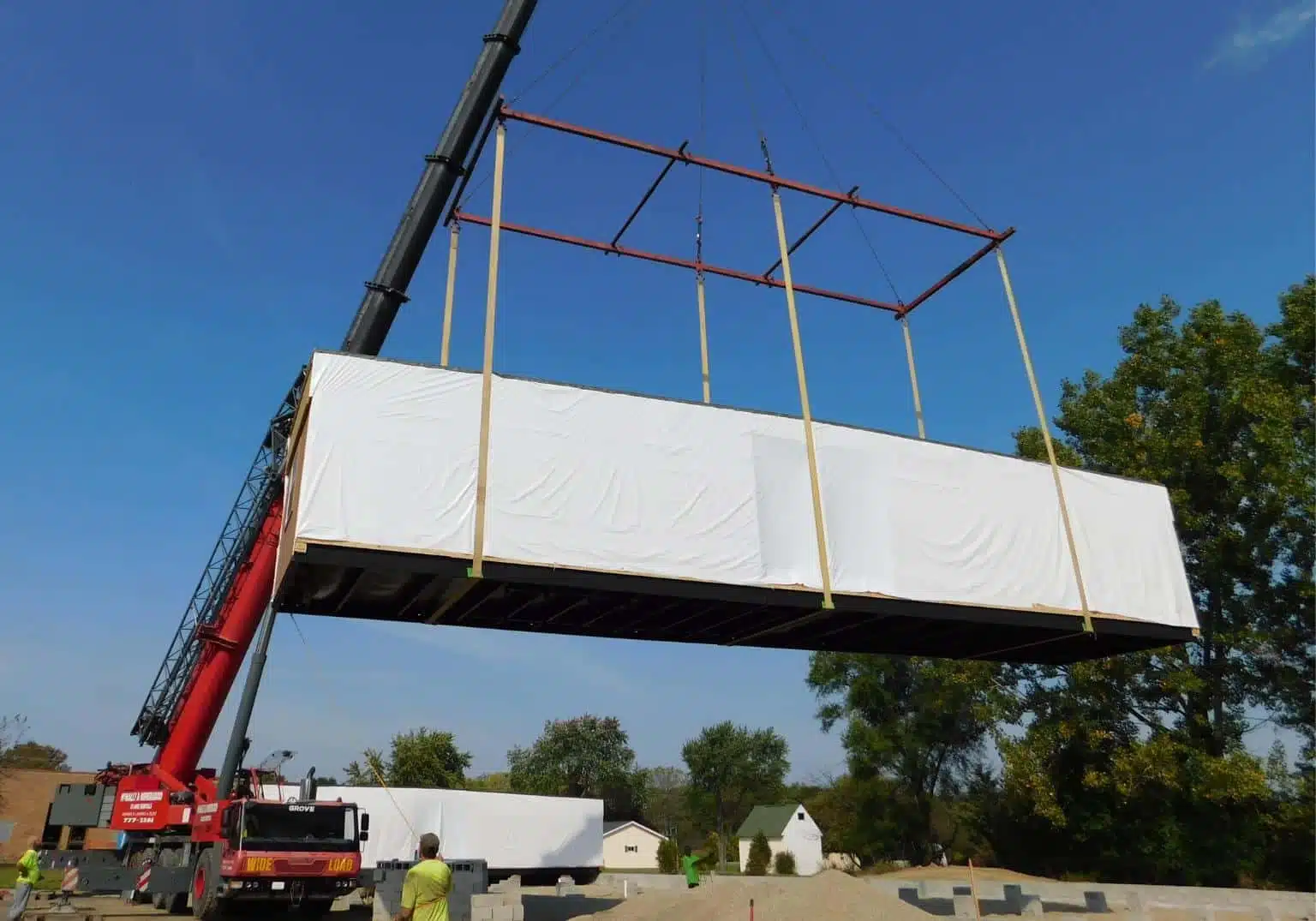 Prefab Construction Methods: Mobile Modular vs. On-Site Builds